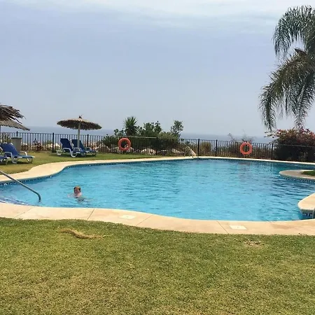 Stunning Sea Views Pool Garden *