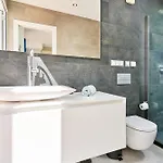 펜션 Stunning Sea Views Pool Garden 라 에라두라