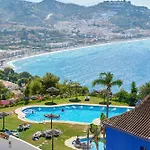 펜션 Stunning Sea Views Pool Garden *