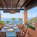 펜션 Stunning Sea Views Pool Garden 라 에라두라