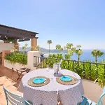 Stunning Sea Views Pool Garden *