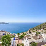 펜션 Stunning Sea Views Pool Garden