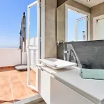 펜션 Stunning Sea Views Pool Garden *
