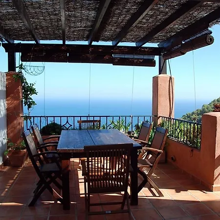 Stunning Sea Views Pool Garden בית נופש לה הרדורה