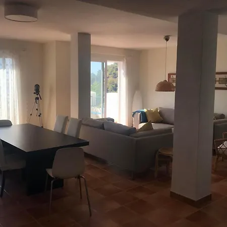 Stunning Sea Views Pool Garden לה הרדורה
